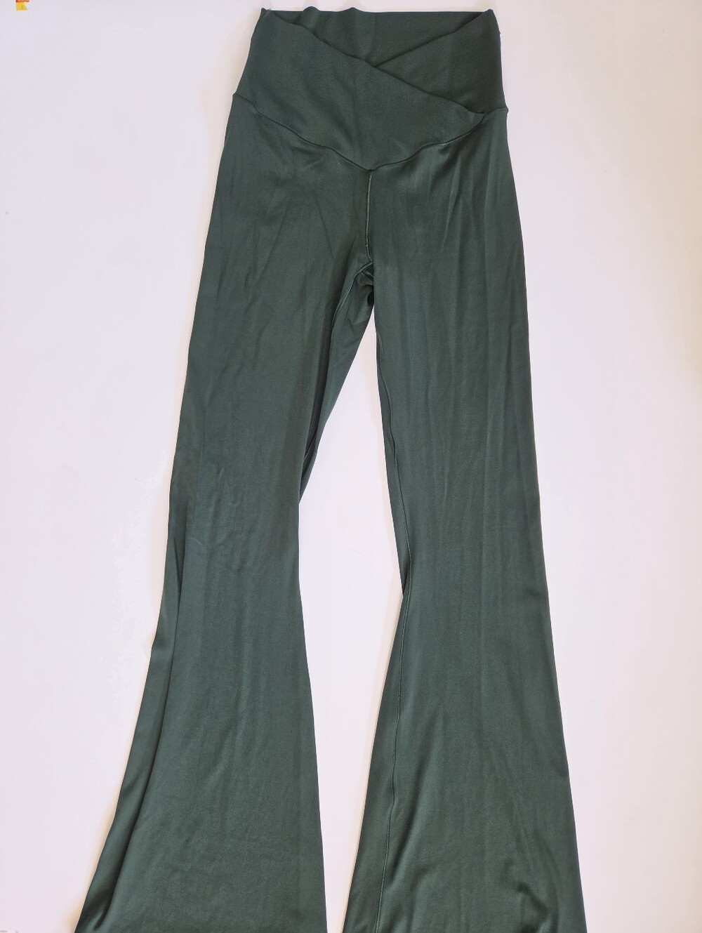 OFFLINE by Aerie Real Me High Waisted Crossover Flare Leggings dark green sz M